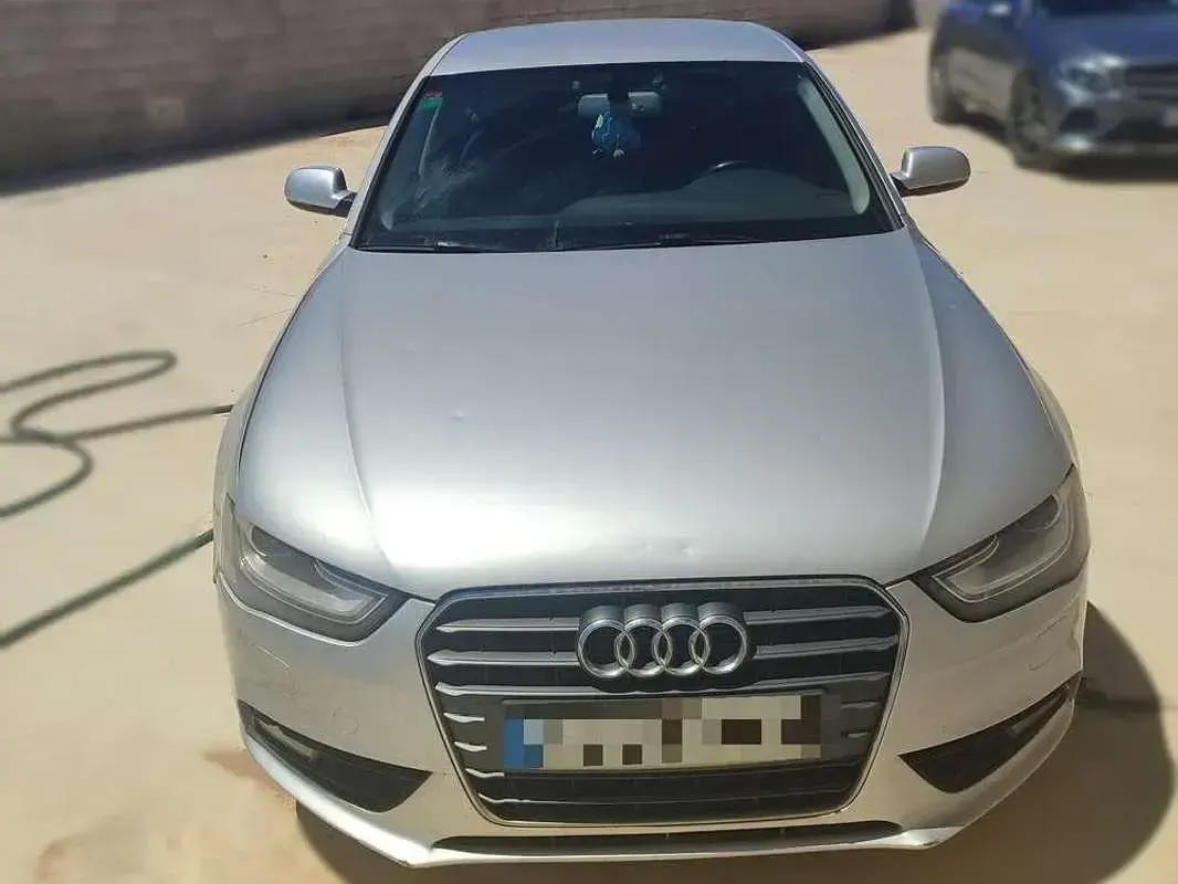 Usado Audi A4 Premium 150 CV (110 kW) 2012 Gris Berlina