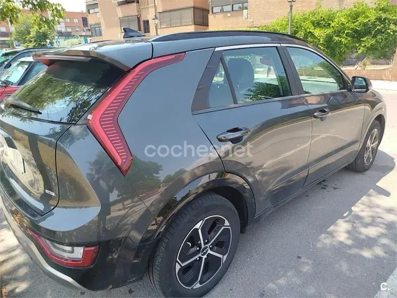Usado Kia Niro 129 CV (94 kW) 2025 Negro SUV