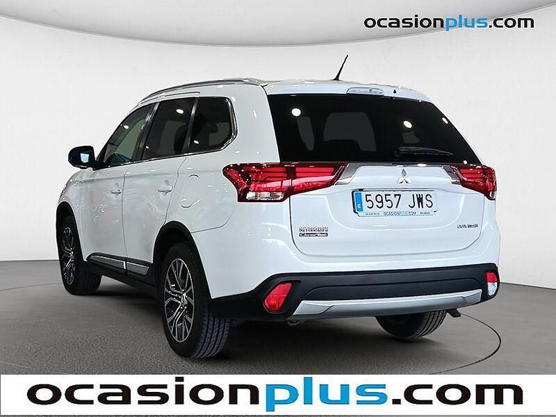 Usado Mitsubishi Outlander Motion 150 CV (110 kW) 2017 Blanco SUV