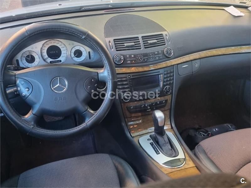 Gris / plata Usado 2006 Mercedes E220 Avantgarde Berlina | 5400 € (Precio justo) - Imagen 1/4