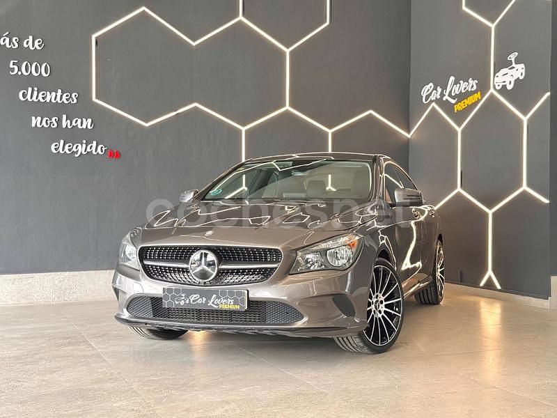 Usado Mercedes CLA200 136 CV (100 kW) 2017 Gris / plata Berlina