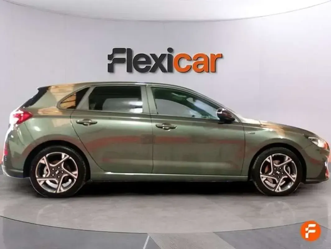 Usado Hyundai i30 N Line 120 CV (88 kW) 2023 Gris Berlina