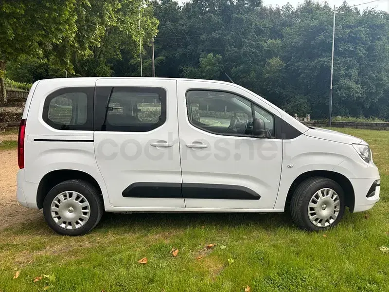 Usado Opel Combo Life Edition+ 102 CV (75 kW) 2022 Blanco Monovolumen