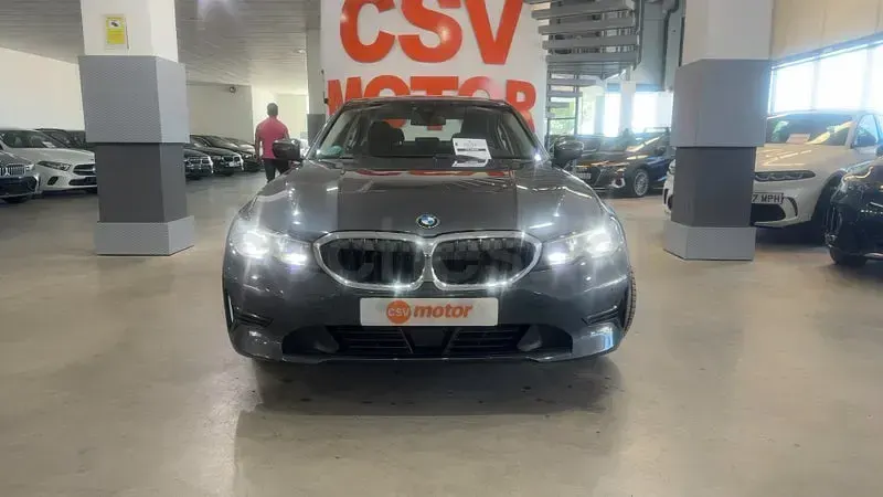 Usado BMW 320 Executive 190 CV (139 kW) 2019 Gris / plata Berlina