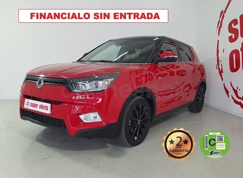 Usado Ssangyong (KGM) Tivoli Limited 115 CV (84 kW) 2017 Rojo SUV