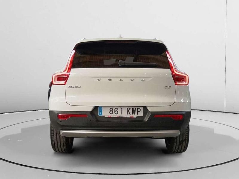 Usado Volvo XC40 Momentum 151 CV (111 kW) 2019 Blanco SUV