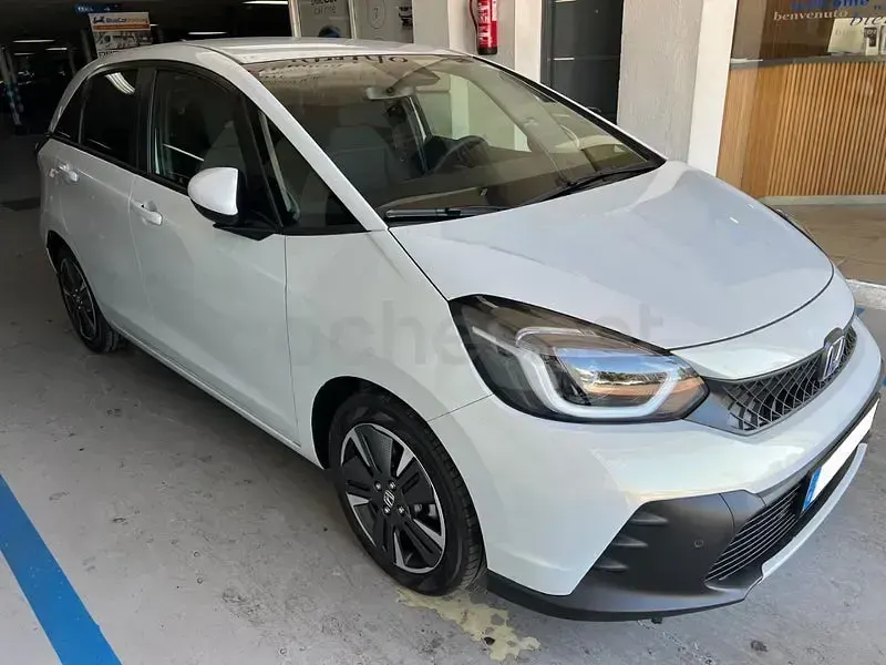 Usado Honda Jazz Advance 122 CV (89 kW) 2025 Gris / plata Utilitario