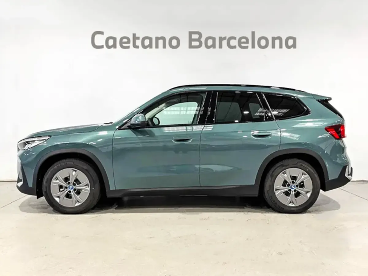 Usado BMW iX1 Shadowline 230 kW (313 CV) 2026 Verde SUV