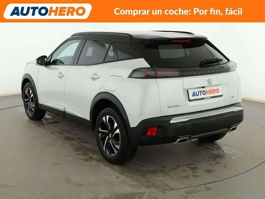 Usado Peugeot 2008 GT-line 131 CV (96 kW) 2023 Blanco SUV