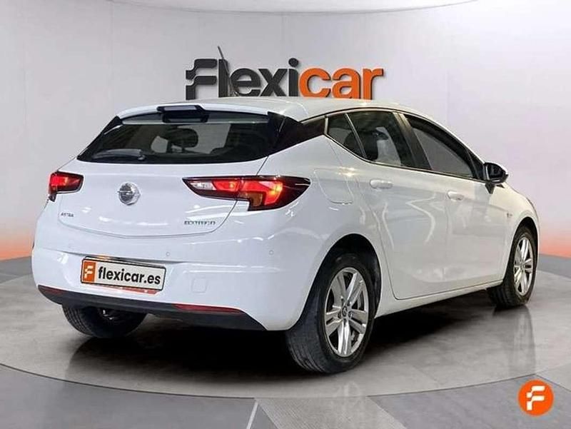 Usado Opel Astra Selective 110 HP (80 kW) 2019 Branco Citadino