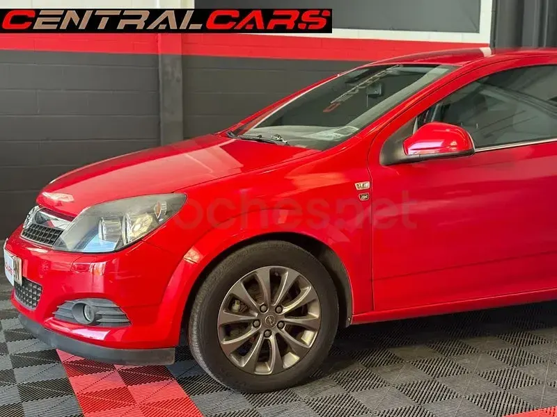 Usado Opel Astra GTC 110 CV (80 kW) 2010 Rojo Berlina