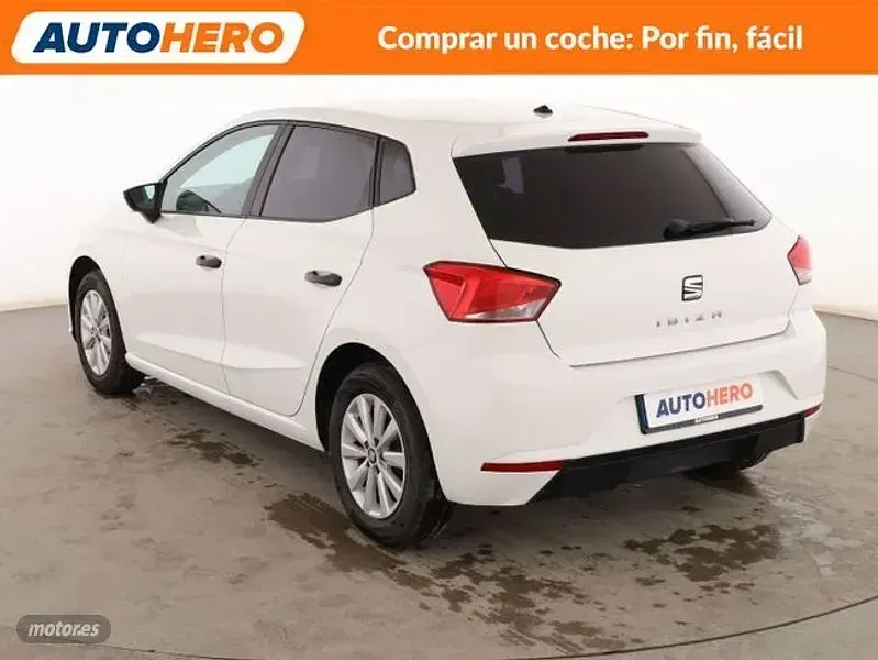 Usado Seat Ibiza Reference 75 CV (55 kW) 2017 Blanco Berlina