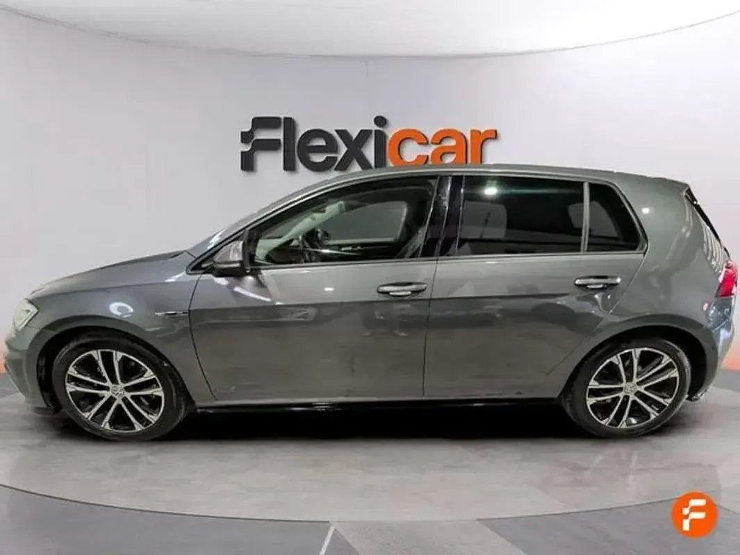 Usado VW Golf VII Sport 150 CV (110 kW) 2019 Gris Berlina