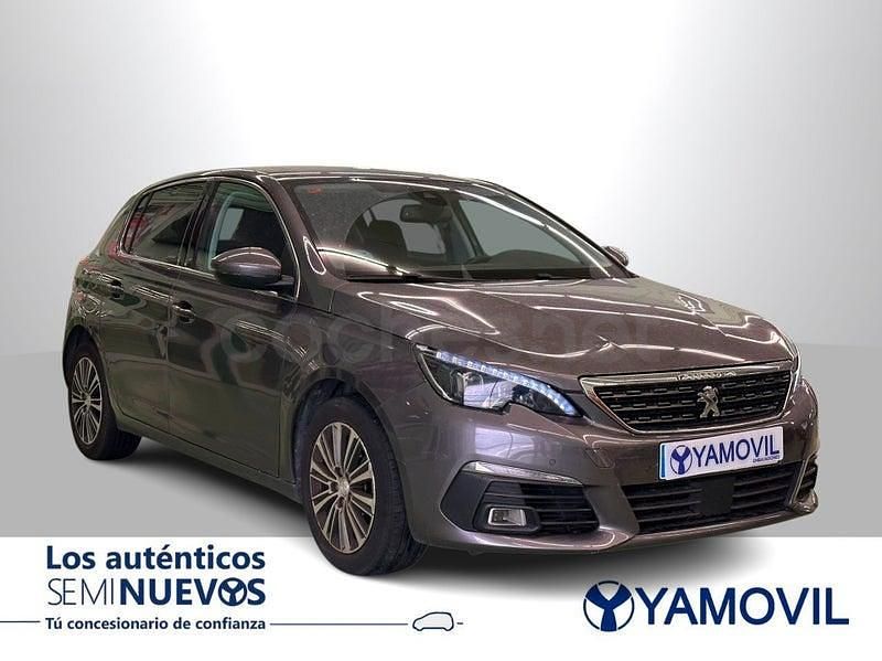 Usado Peugeot 308 Allure 130 CV (95 kW) 2021 Gris / plata Berlina