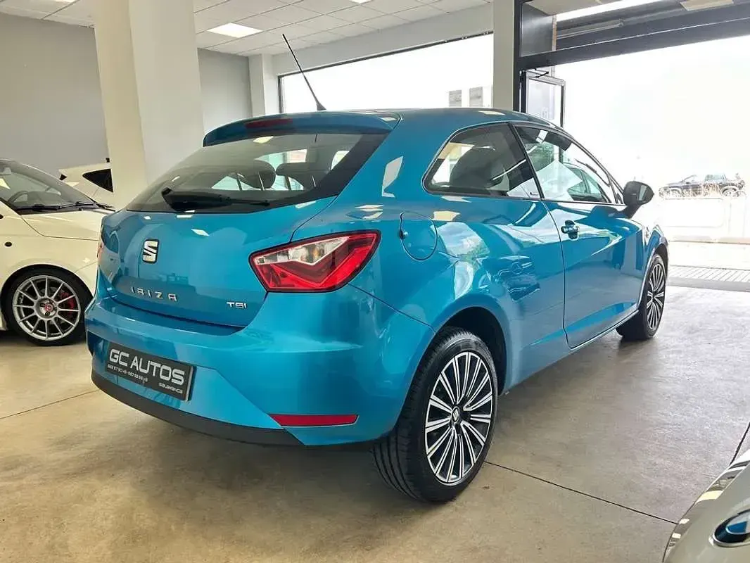 Usado Seat Ibiza CONNECT 90 CV (66 kW) 2017 Azul Utilitario