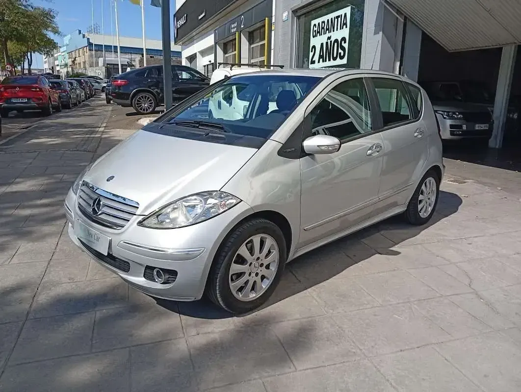 Begagnad Mercedes A200 Elegance 140 HK (102 kW) 2005 Grå Minibuss