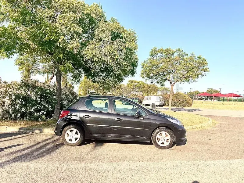 Usado Peugeot 207 Premium 120 CV (88 kW) 2009 Negro Berlina