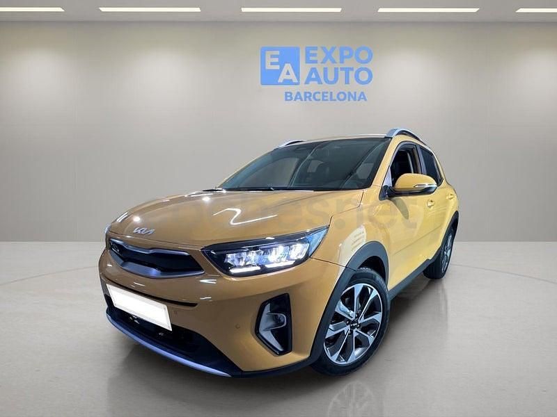 Usado Kia Stonic Style 100 HP (73 kW) 2024 Amarelo SUV