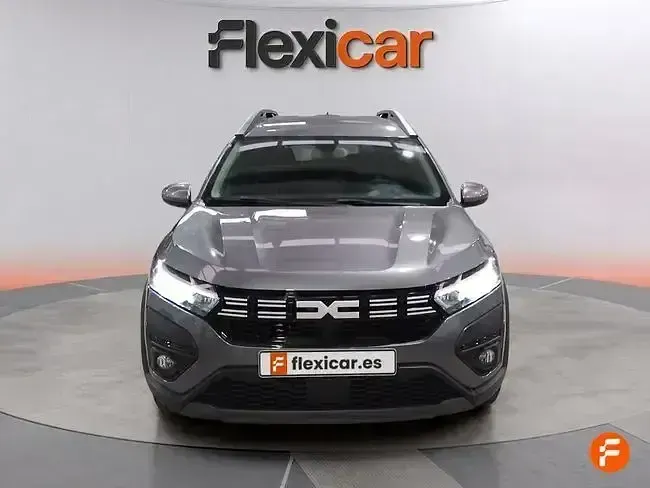 Usado Dacia Jogger Expression 110 CV (80 kW) 2024 Gris Monovolumen
