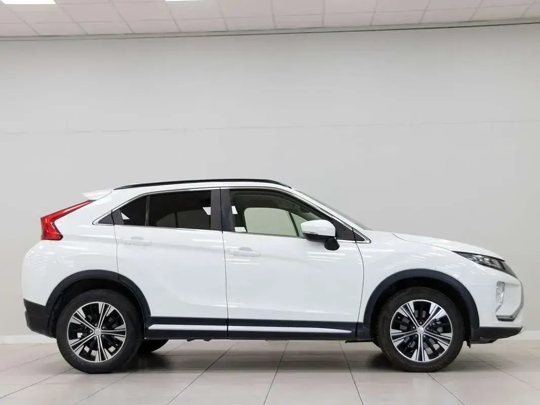 Usado Mitsubishi Eclipse Cross Motion 163 CV (119 kW) 2018 Blanco SUV