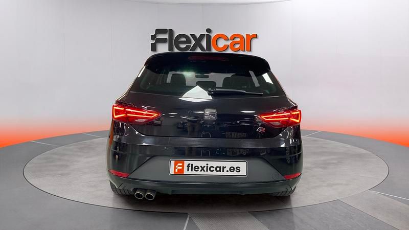 Usado Seat Leon FR 125 CV (91 kW) 2018 Negro Berlina