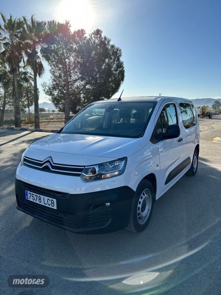 Usado Citroën Berlingo Live 102 CV (75 kW) 2019 Blanco Monovolumen