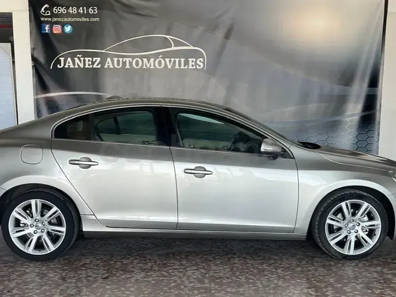 Usado Volvo S60 Kinetic 163 CV (119 kW) 2010 Beige Berlina