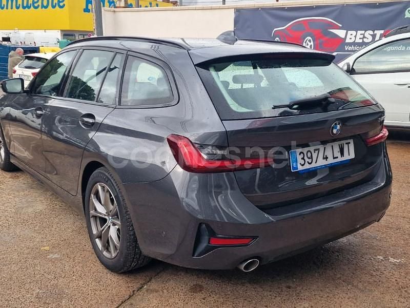 Usado BMW 318 Sport Line 150 CV (110 kW) 2022 Negro Familiar