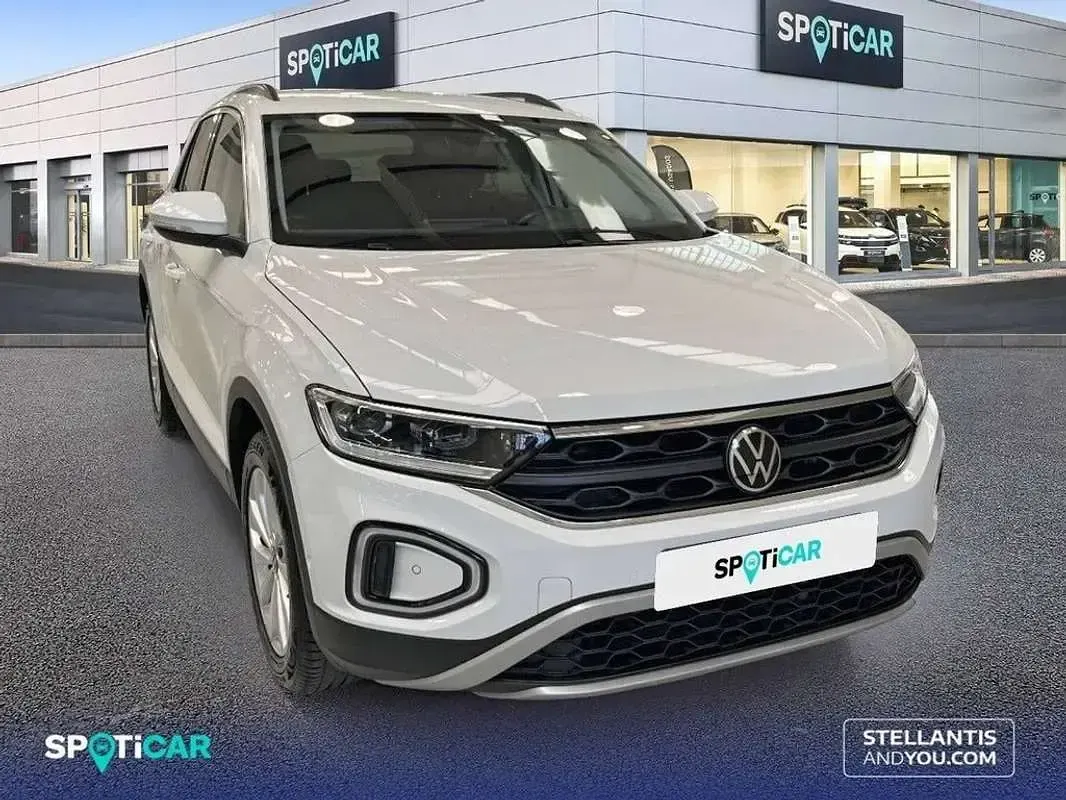 Usado VW T-Roc Life 110 CV (80 kW) 2024 Blanco SUV