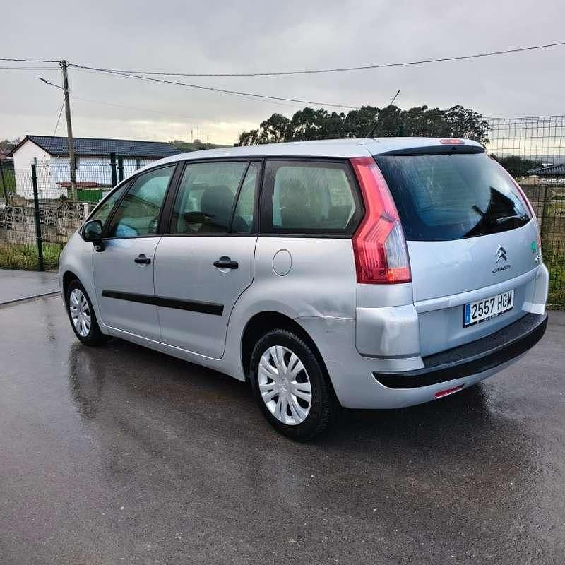 Usado Citroën C4 Seduction 120 CV (88 kW) 2011 Plateado Utilitario