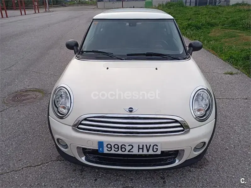 Usado Mini Cooper D 112 CV (82 kW) 2014 Beige Utilitario