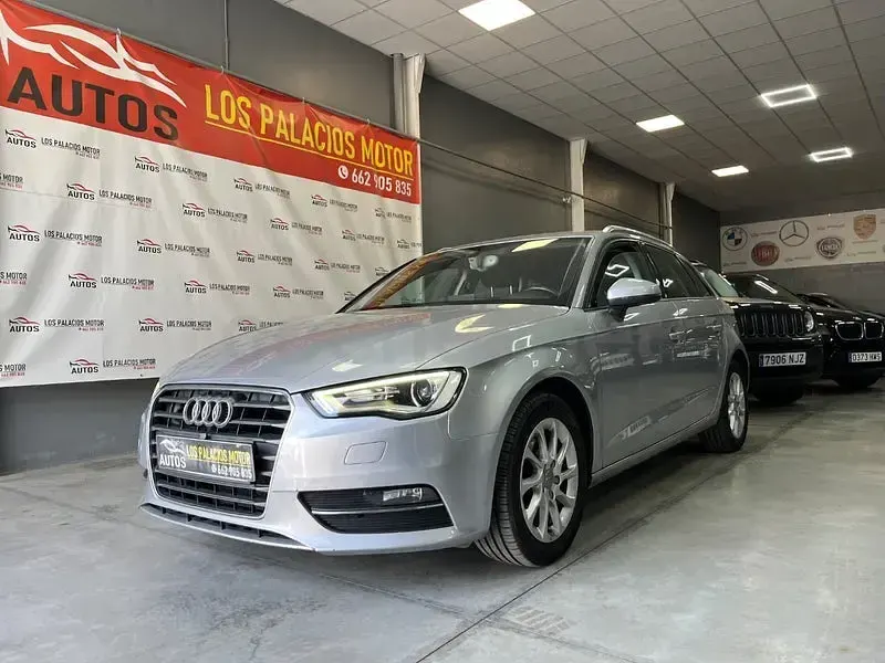 Usado Audi A3 Sport 110 CV (80 kW) 2016 Gris / plata Berlina