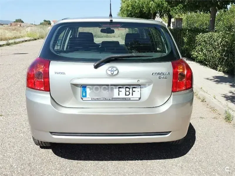 Usado Toyota Corolla Sol 116 CV (85 kW) 2006 Gris / plata Berlina