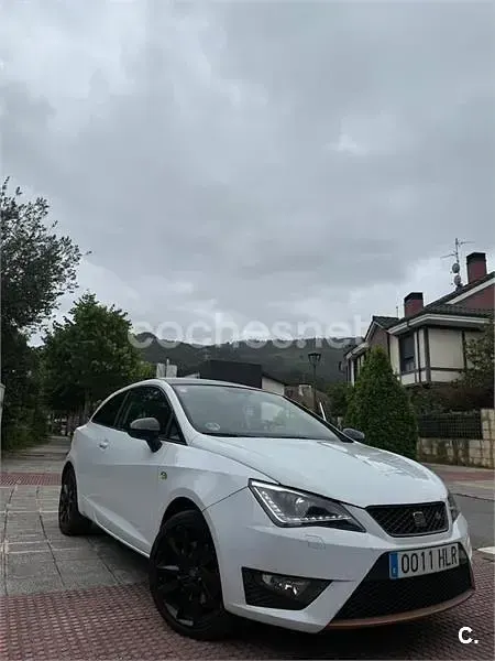 Usado Seat Ibiza SC FR 143 CV (105 kW) 2012 Blanco Utilitario