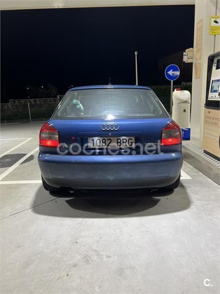 Azul Usado 2001 Audi A3 Attraction Berlina | 5500 € - Imagen 1/4