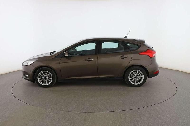 Usado Ford Focus Trend+ 126 CV (92 kW) 2016 Marrón Berlina