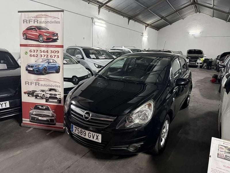 Usado Opel Corsa Cosmo 90 CV (66 kW) 2010 Negro Utilitario
