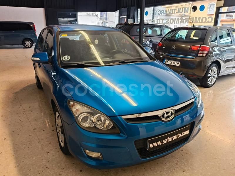 Usado Hyundai i30 Comfort 90 CV (66 kW) 2010 Azul Berlina
