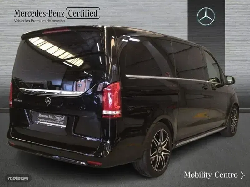 Usado Mercedes V250 Avantgarde 2023 Negro Monovolumen