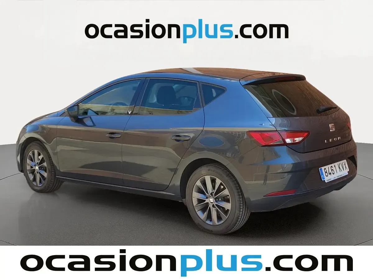 Usado Seat Leon Style 116 CV (85 kW) 2019 Gris Utilitario