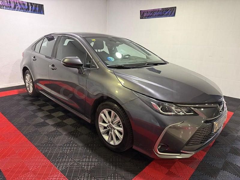 Usado Toyota Corolla Active 140 CV (102 kW) 2024 Granate Berlina