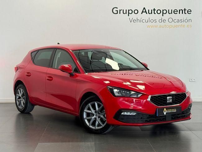 Usado Seat Leon Style 150 CV (110 kW) 2022 Rojo Berlina