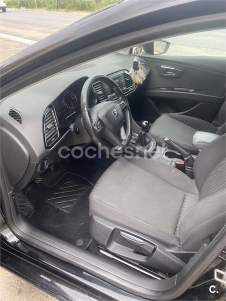 Usado Seat Leon Style 110 CV (80 kW) 2016 Negro Berlina