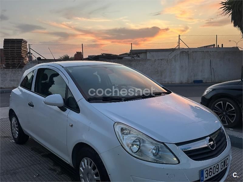 Blanco Usado 2010 Opel Corsa Berlina | 4000 € (Buen precio) - Imagen 1/4