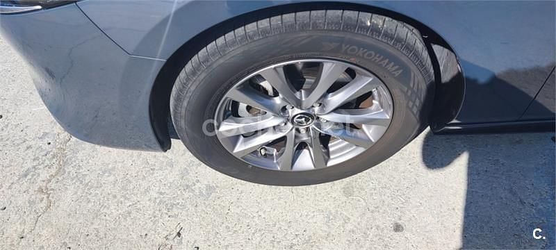 Usado Mazda 3 122 CV (89 kW) 2023 Gris / plata Berlina