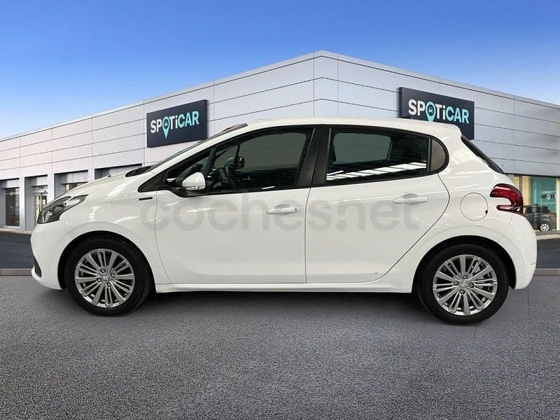 Usado Peugeot 208 Signature Sky 82 CV (60 kW) 2018 Blanco Utilitario