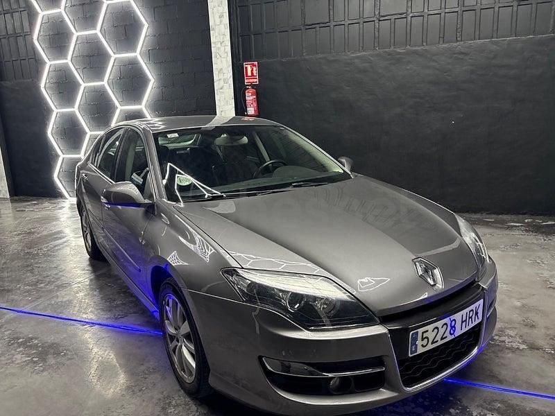 Usado Renault Laguna III Dynamique 110 CV (80 kW) 2012 Gris / plata Berlina