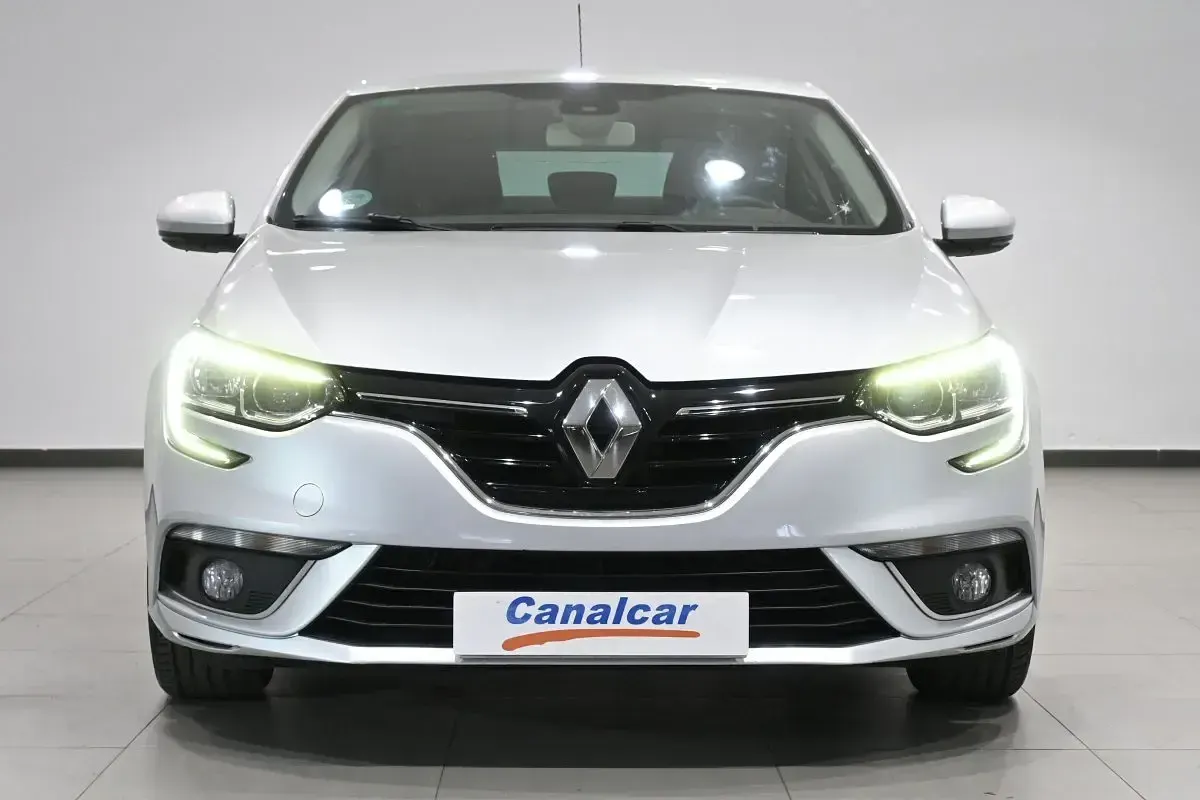 Usado Renault Mégane 130 CV (95 kW) 2018 Gris