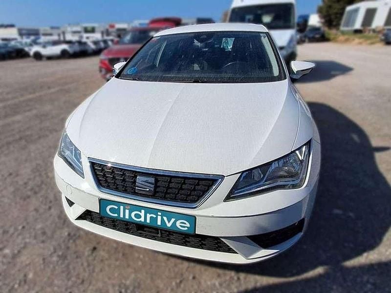 Begagnad Seat Leon Style 131 HK (96 kW) 2019 Vit Sedan