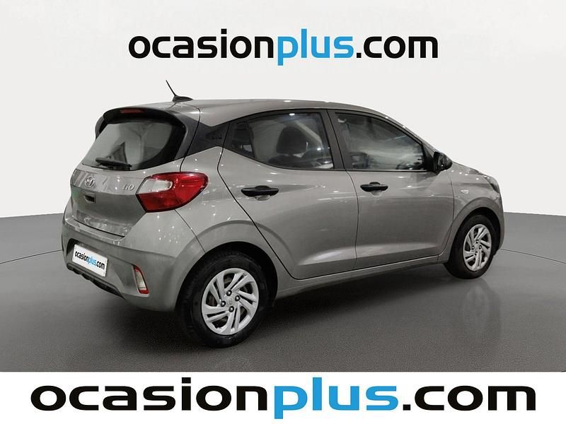 Usado Hyundai i10 67 CV (49 kW) 2022 Gris plata Utilitario